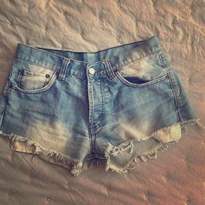 Cutoff Levi Shorts urban outfitters